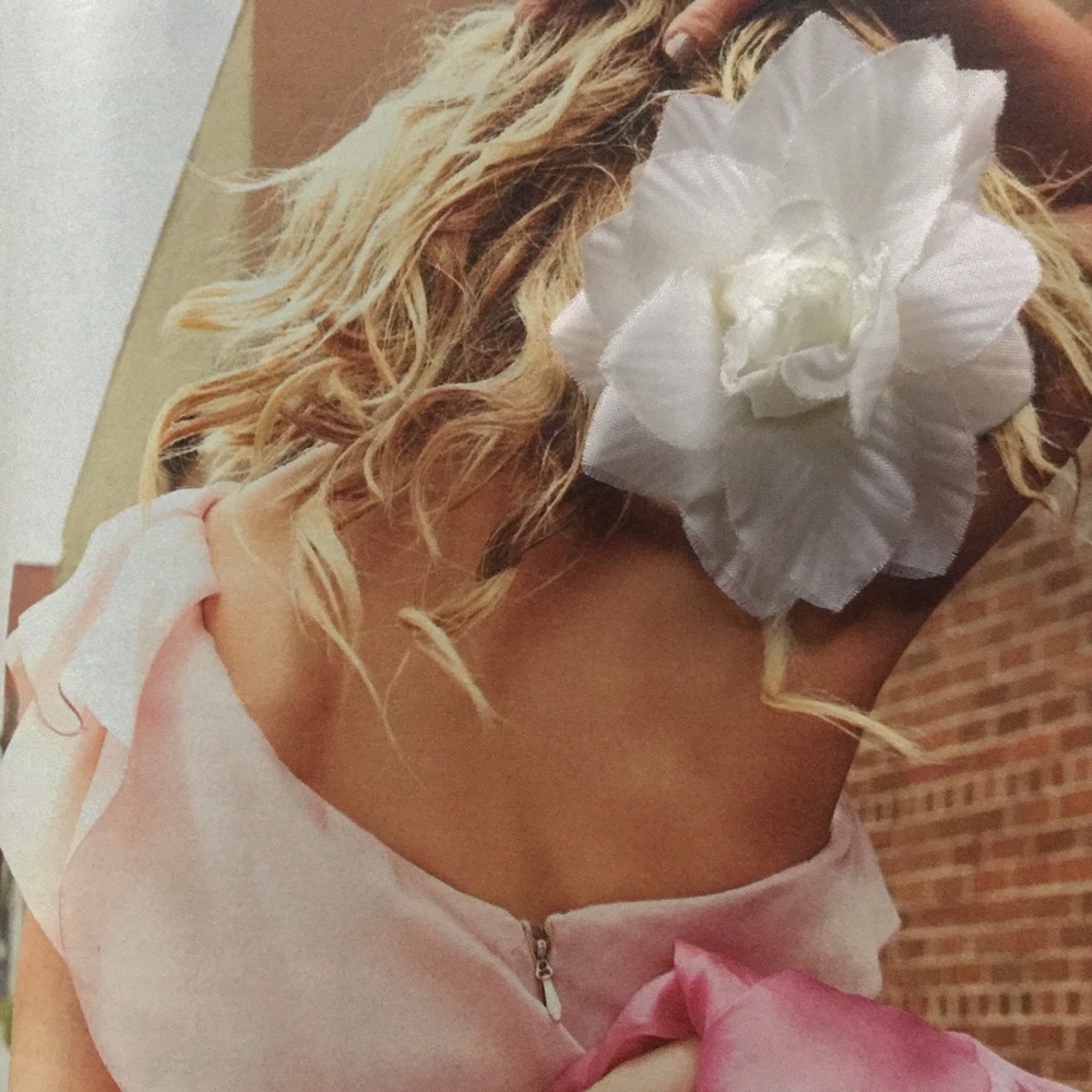 Flower Hair Clip < FREEBIE